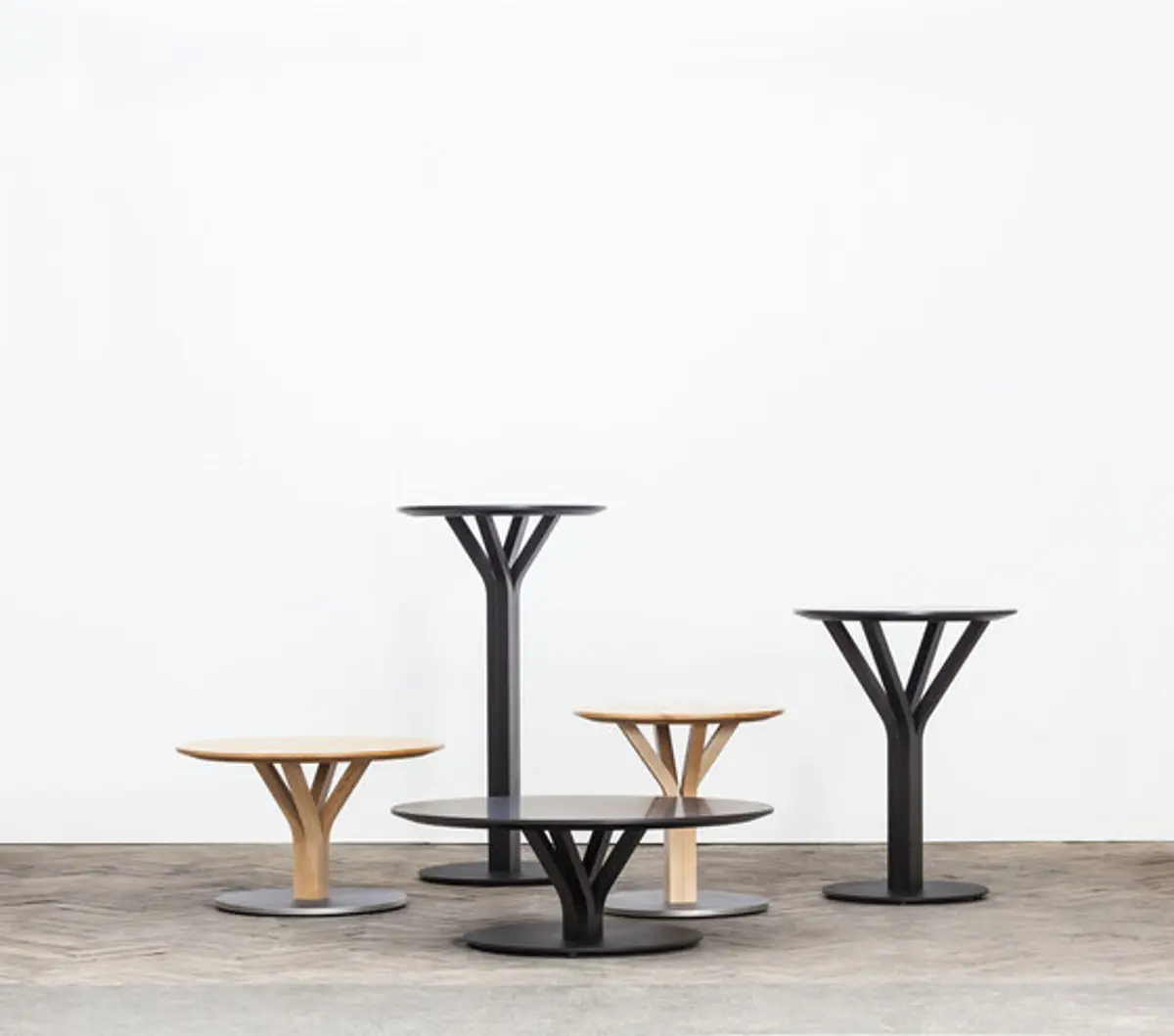 Tisch "BLOOM" von Ton – Bild 2